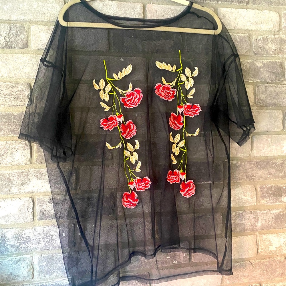 Plus Size Floral Mesh Top